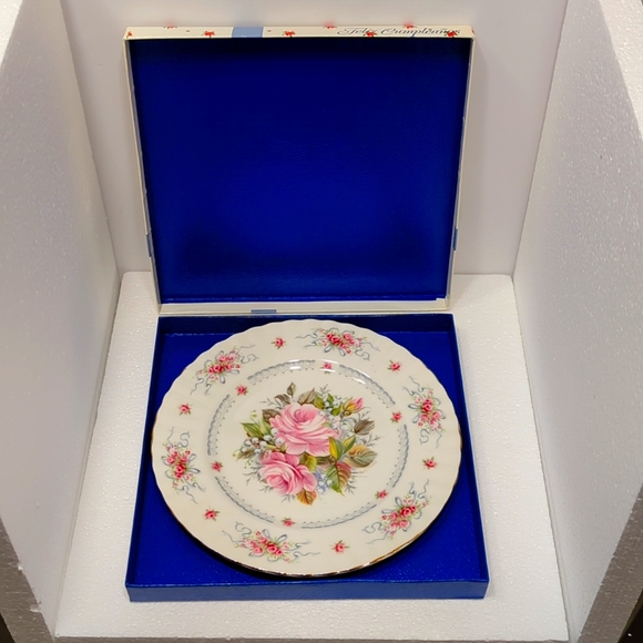 Royal Albert Happy Birthday Plate - Picture 4 of 9